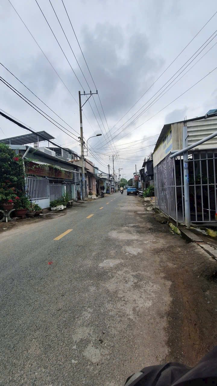 FrontHouse đường Hiệp Thành 44, quận 12, giá 4.85 tỷ - Vị trí đắc địa cho kinh doanh!