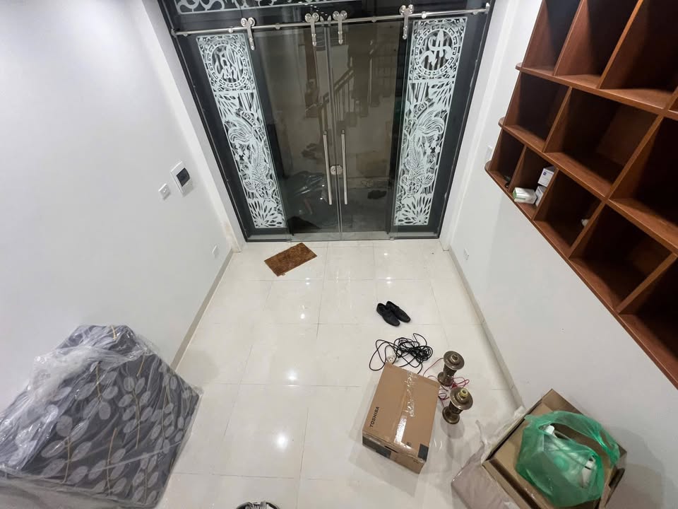 Căn hộ cho thuê ngõ 22 Tạ Quang Bửu, Hai Bà Trưng, 5 phòng từ 3.9 triệu - Đồ mới, thoáng mát!