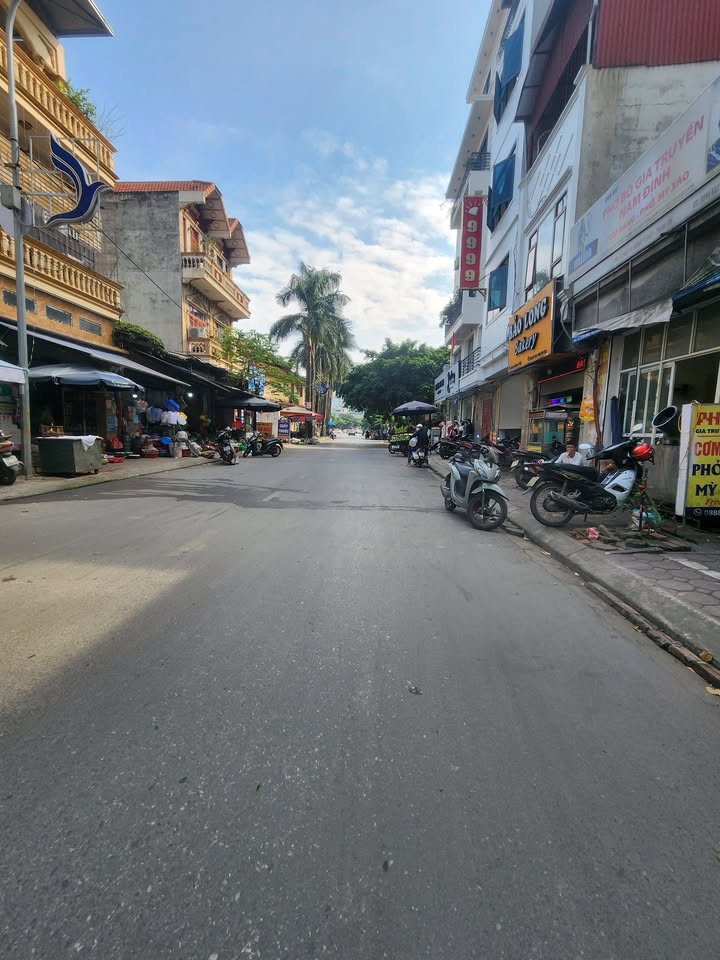 Nhà phố Văn Điển 65m² giá 12 tỷ - Chính chủ bán, ô tô đỗ cửa!