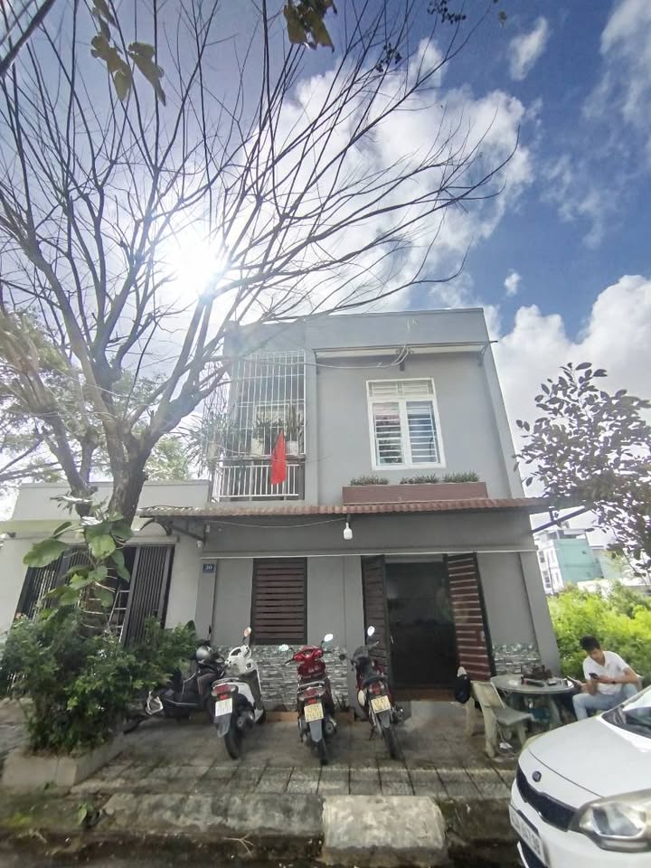 Nhà hai tầng mặt tiền đường Trần Văn Giàu, Đà Nẵng 138m² - Giá tốt, gần chợ và trường học!