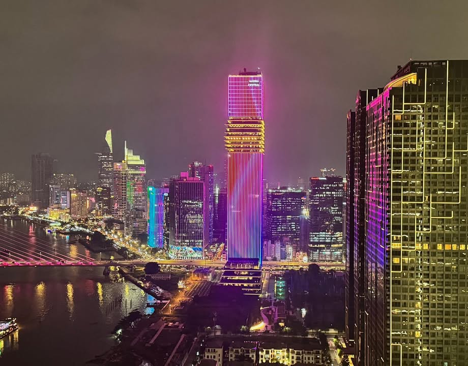 Căn hộ Vinhomes Golden River Quận 1 121m² giá 44 tỷ - View Bitexco đẳng cấp