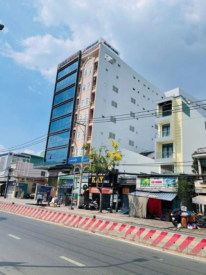 Đất xây cao tầng tại ngã tư Phú Thuận, quận 7, diện tích 185m² giá 35 tỷ - Cơ hội đầu tư sinh lời!