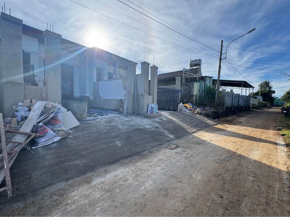 Nhà mới xây Ký Con, Pleiku 216m² giá 1 tỷ - Sẵn sàng vào ở ngay!