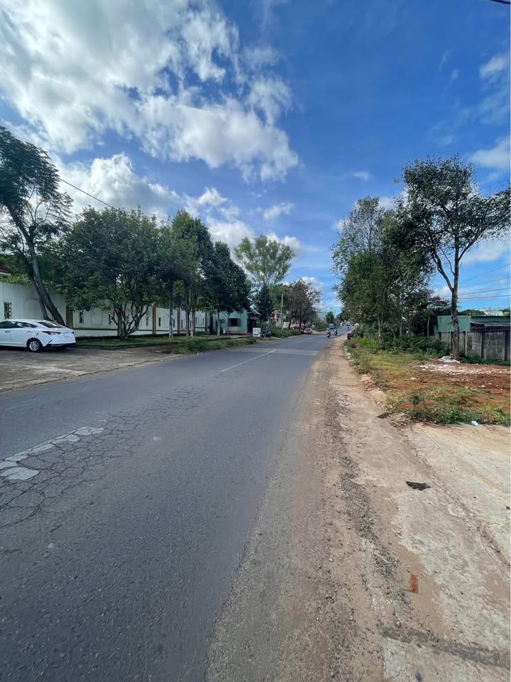 Nhà mặt tiền Hoàng Sa, Pleiku 100m² giá 3 tỷ - Gần trường học, tiện lợi mọi bề!