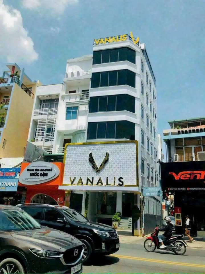 Cho thuê tòa nhà mặt tiền 237 Phan Đình Phùng, Phú Nhuận 130m² - Thiết kế hiện đại, vị trí đắc địa!