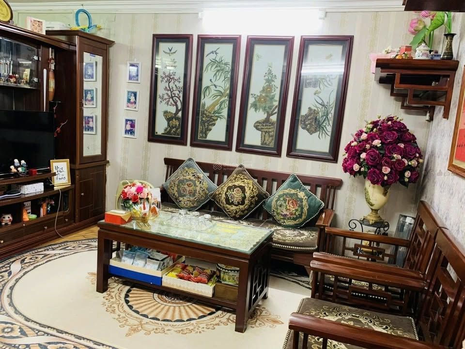 Căn hộ tập thể C6 Tô Hiệu, Nghĩa Tân, Cầu Giấy 60m² - Full nội thất giá 8 triệu