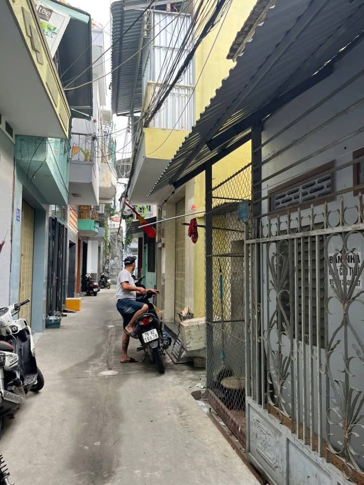 Nhà 2 mặt tiền Phước Long 37.8m² giá 2.5 tỷ - Đầu tư sinh lời ngay!