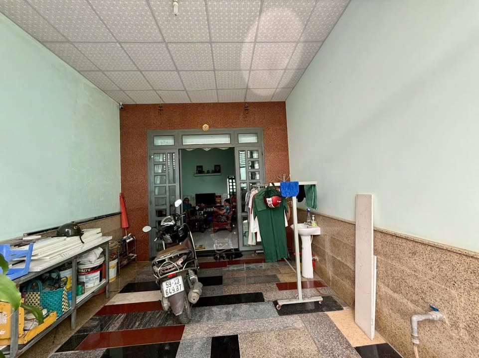 Nhà bán Linh Xuân Thủ Đức 75m² giá 4.65 tỷ - Hẻm xe hơi an ninh