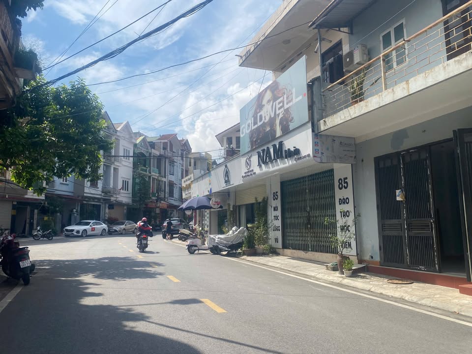 Nhà phố Hòa Phong, Việt Trì 74m² giá 4 tỷ - Vị trí đắc địa, tiện ích vượt trội!
