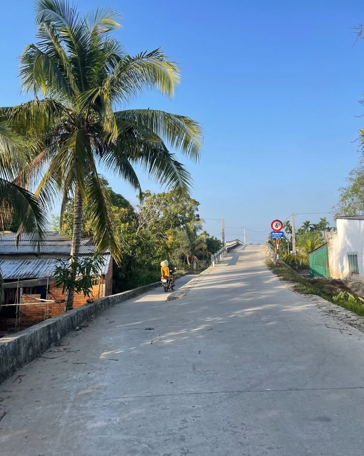 Đất thổ cư Phú Hữu Thủ Đức 2000m² giá 480 triệu - Sổ đỏ chính chủ, mặt tiền 38m!