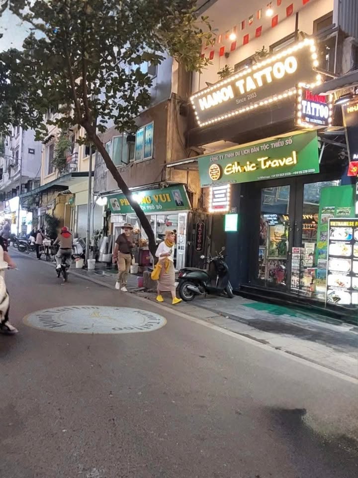 Nhà mặt phố Hàng Bồ, Hoàn Kiếm 91m² giá 50 tỷ - Sổ đỏ chính chủ!