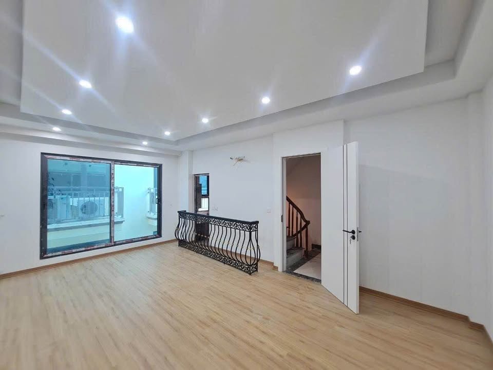 Nhà 8 tầng tại Mỹ Đình 61m² - Dòng tiền 70 triệu/tháng, thương mại sầm uất!
