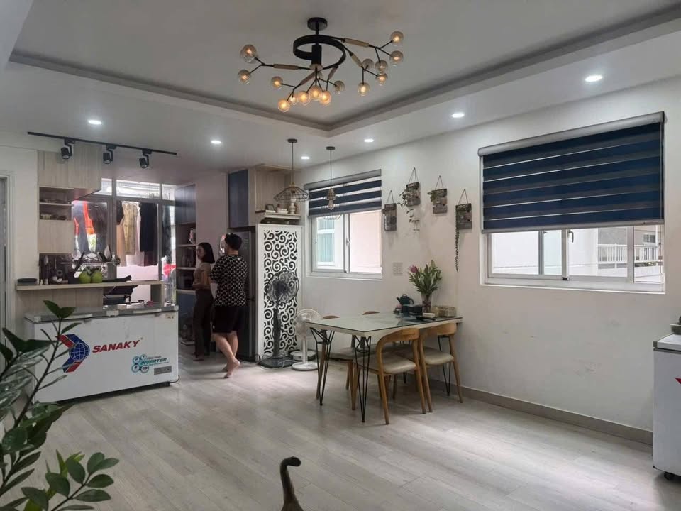 Căn hộ 2 PN, 2WC Chung cư H2 196 Hoàng Diệu 82m² giá 5.45 tỷ - Vị trí trung tâm Quận 4