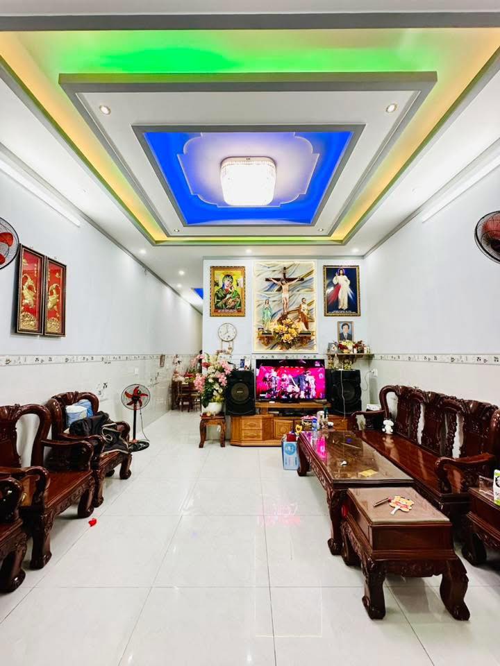 Nhà mặt tiền hẻm rộng Phường Hố Nai 110m² giá 3.95 tỷ - Thiết kế hiện đại, sẵn sàng ở ngay!