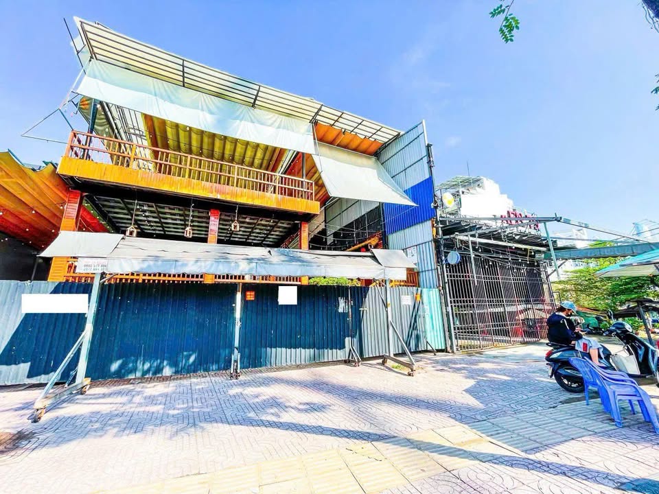 Cho thuê mặt tiền Phạm Văn Đồng Quận Bình Thạnh 504m² - Nhận nhà ngay!