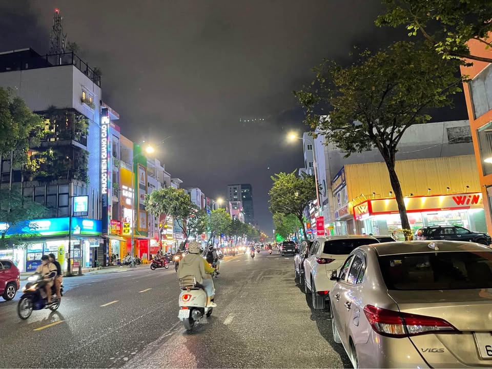 Bán nhà mặt tiền Lê Duẩn Hải Châu 54m² giá chỉ 16 tỷ - Kinh doanh sầm uất!