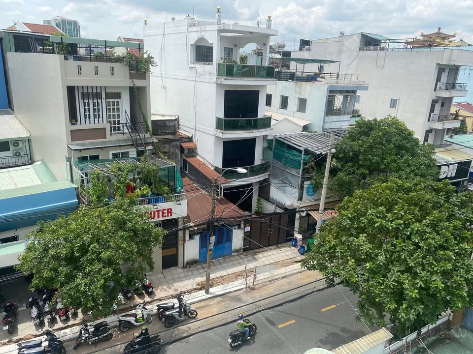 Nhà mặt tiền Hàn Thuyên, Bình Thọ, Thủ Đức 100m² chỉ 13.7 tỷ - Cơ hội đầu tư tuyệt vời!