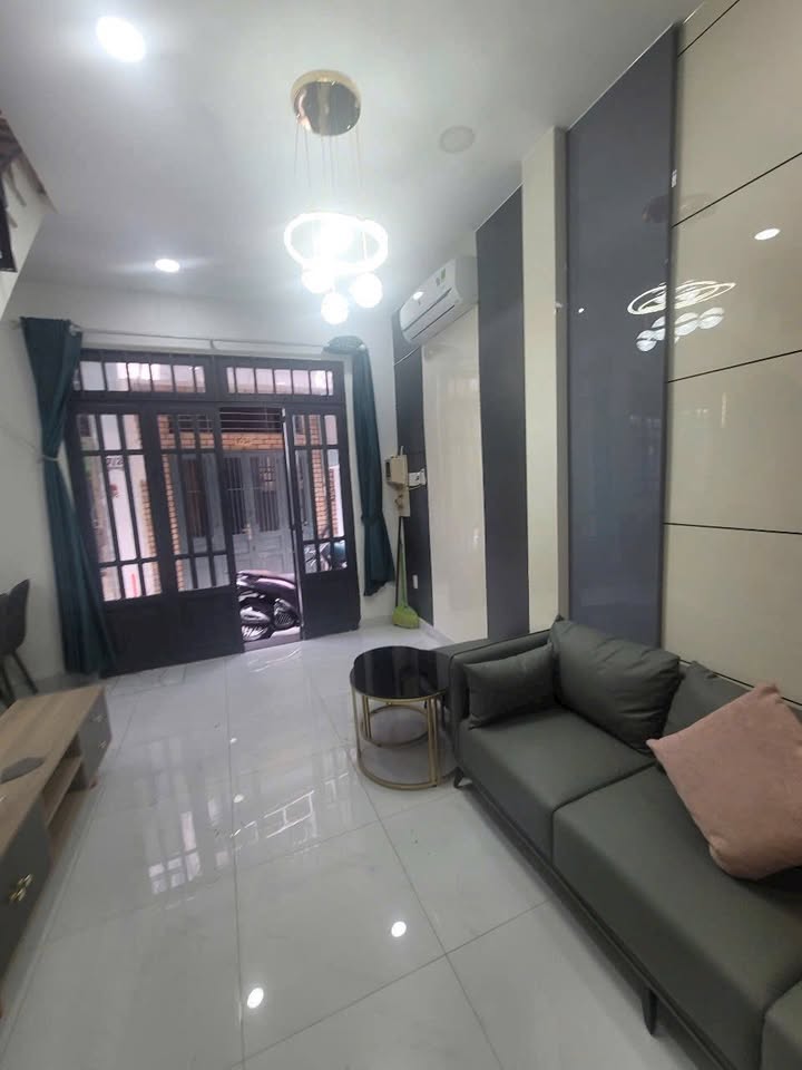 Nhà phố Gò Vấp 28m² giá 4.1 tỷ - Tặng nội thất sang trọng!