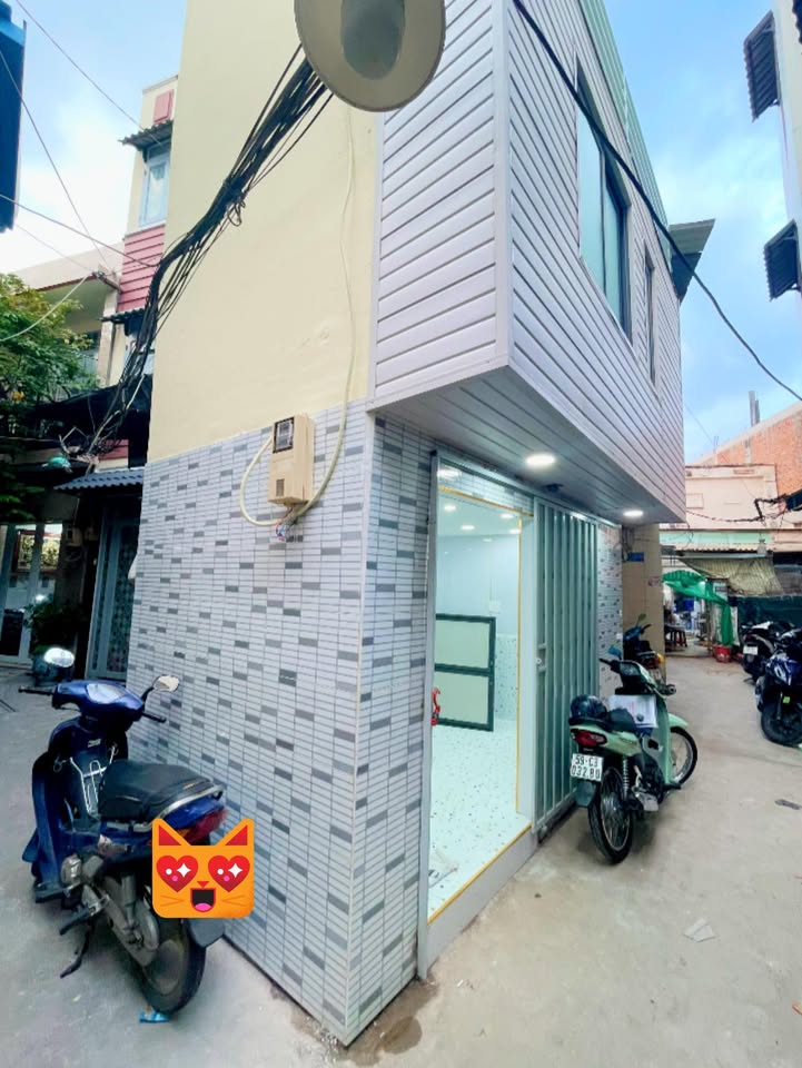 Nhà bán Quận 4 - Bến Vân Đồn 8.6m² giá 1.75 tỷ - Nhà lô góc 2 mặt tiền!