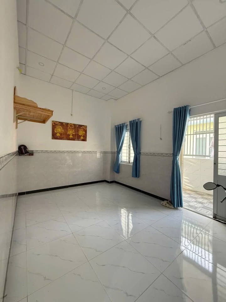 Nhà cấp hẻm Hải Thượng Lãn Ông, 75m² giá 890 triệu - Ô tô vào tận nơi!