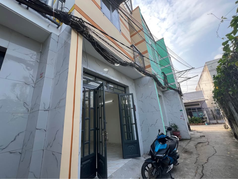 Nhà 2 lầu Cần Giuộc 36m² giá 1.43 tỷ - Đầu tư sinh lời ngay!