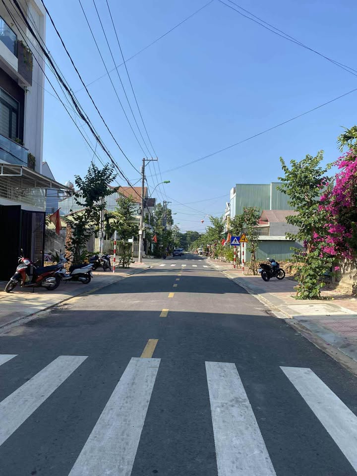 Đất mặt đường Trần Khát Chân, Duy Tân, 80m² chỉ 1.5 tỷ - Cơ hội đầu tư tuyệt vời!