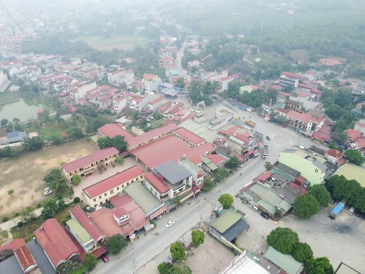 Đất nền mặt đường Quốc lộ 32, thị trấn Thanh Sơn 90m² - Vị trí đắc địa cho đầu tư!