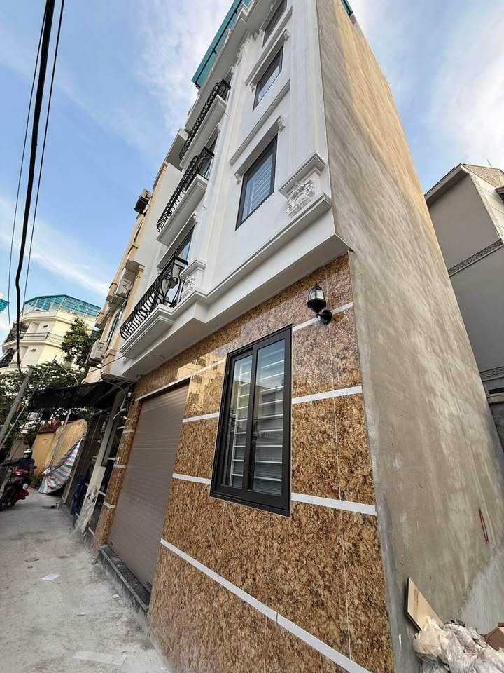 Nhà bán Nhổn, Đại Học Thành Đô, 30m² giá 6 tỷ - Thiết kế hiện đại 5 tầng!