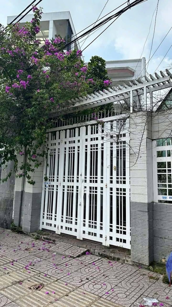 Nhà mặt tiền Tô Ký, Hóc Môn 193.5m² giá 14.5 tỷ - Vị trí kinh doanh đắc địa!