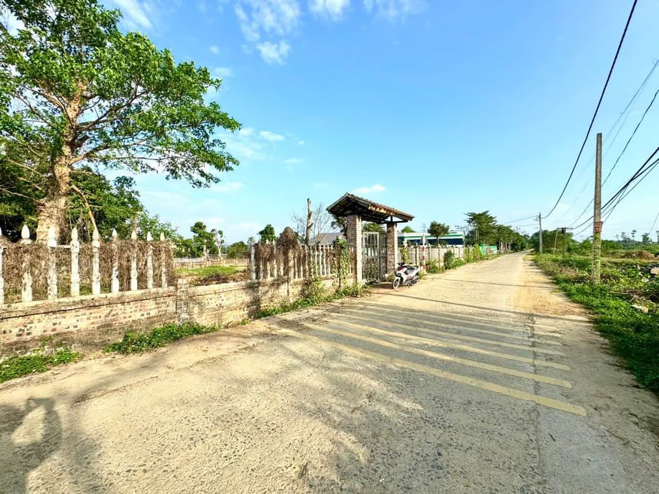 Lô đất nghỉ dưỡng Hòa Sơn Lương Sơn 1322m² giá 10 tỷ - Đầu tư sinh lời hấp dẫn!