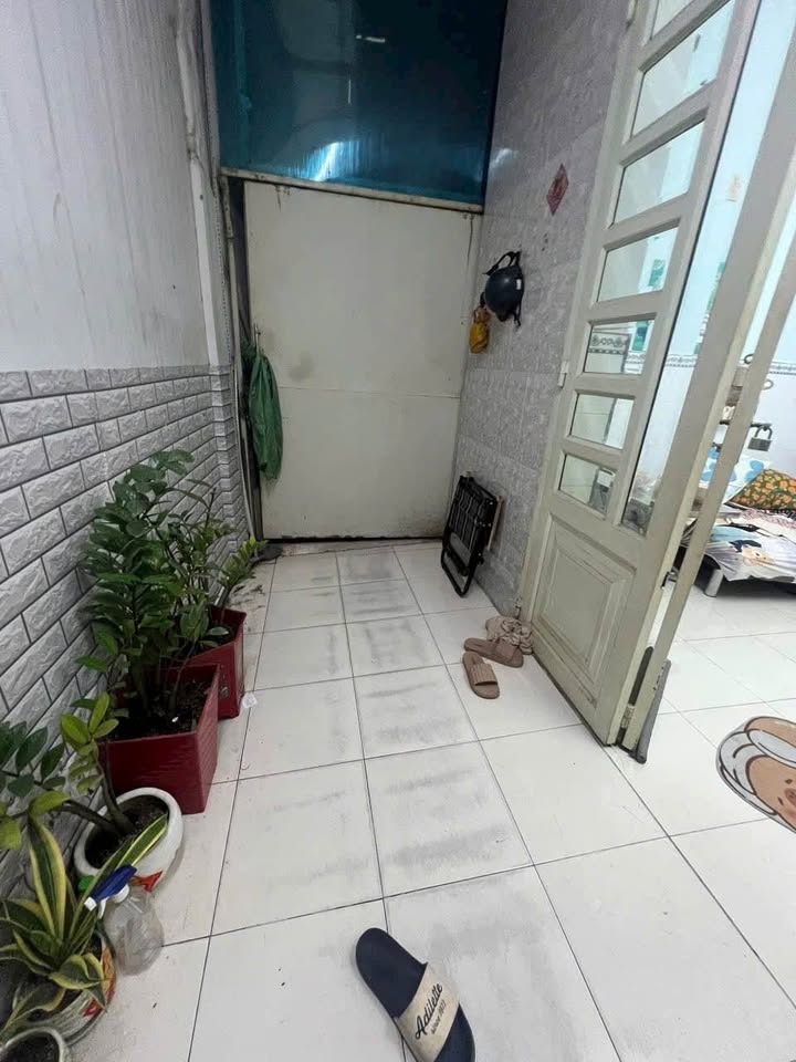 Nhà phố Quận 8 80m² giá 3.6 tỷ - Sổ hồng chính chủ, thuận tiện đi lại!