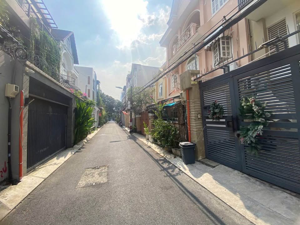 Cho thuê Villa Thảo Điền 110m² giá 35 triệu - Khu yên tĩnh, an ninh