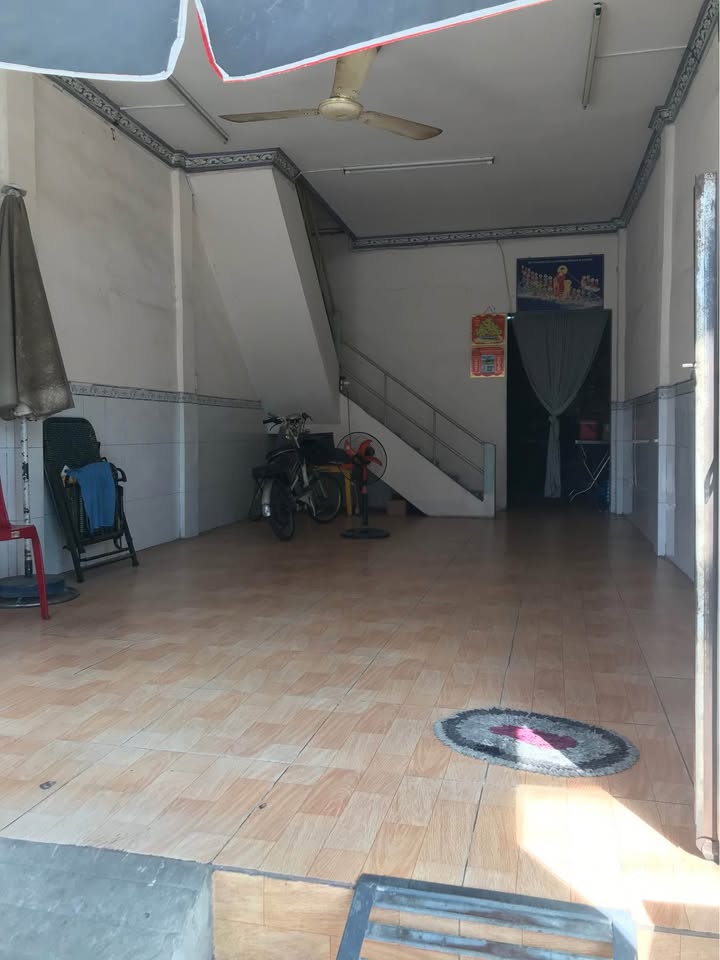 Cho thuê mặt tiền đường Quốc lộ 1A - 30m² gần Viettel Store, giá thỏa thuận!