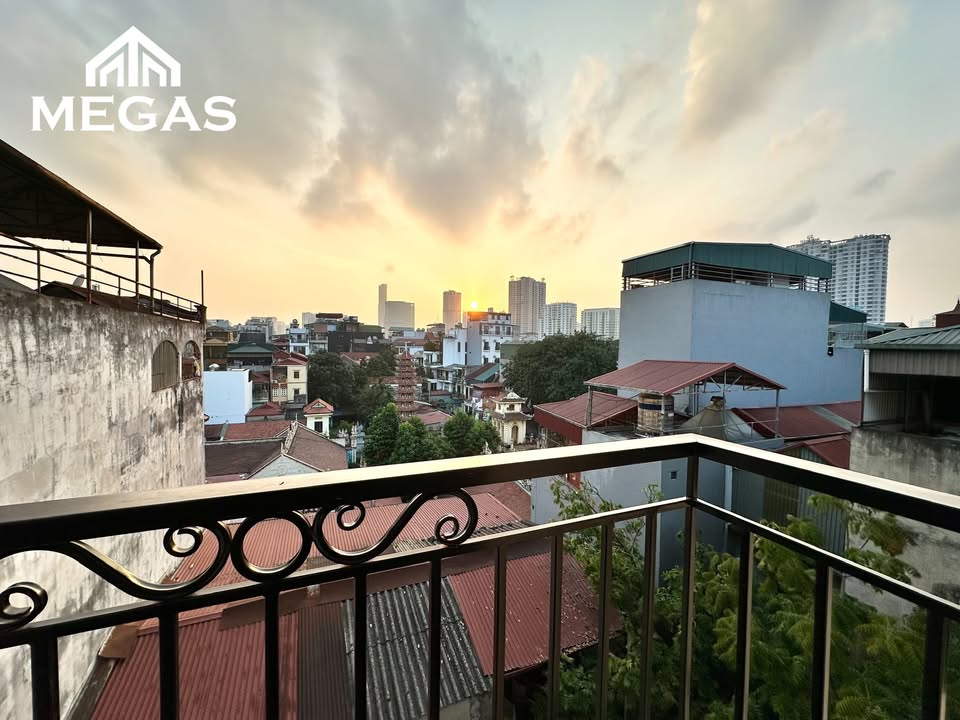 Studio đẹp ngay Nguyễn Khang, Cầu Giấy - Ban công thoáng mát, giá tốt!