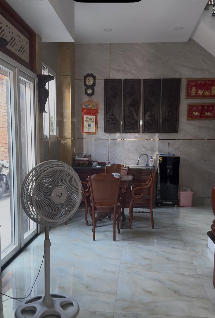 Nhà mặt tiền Trường Chinh, phường 15, quận Tân Bình, 125m² giá 10 tỷ - Vị trí đắc địa, xem là mê!