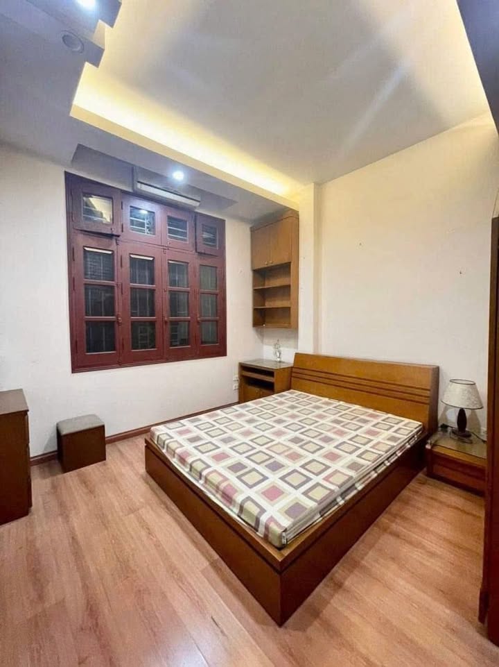 Phòng cho thuê tại ngõ 120 Trung Kính, 16m² giá 3.3 triệu - Ở ngay, đầy đủ nội thất!