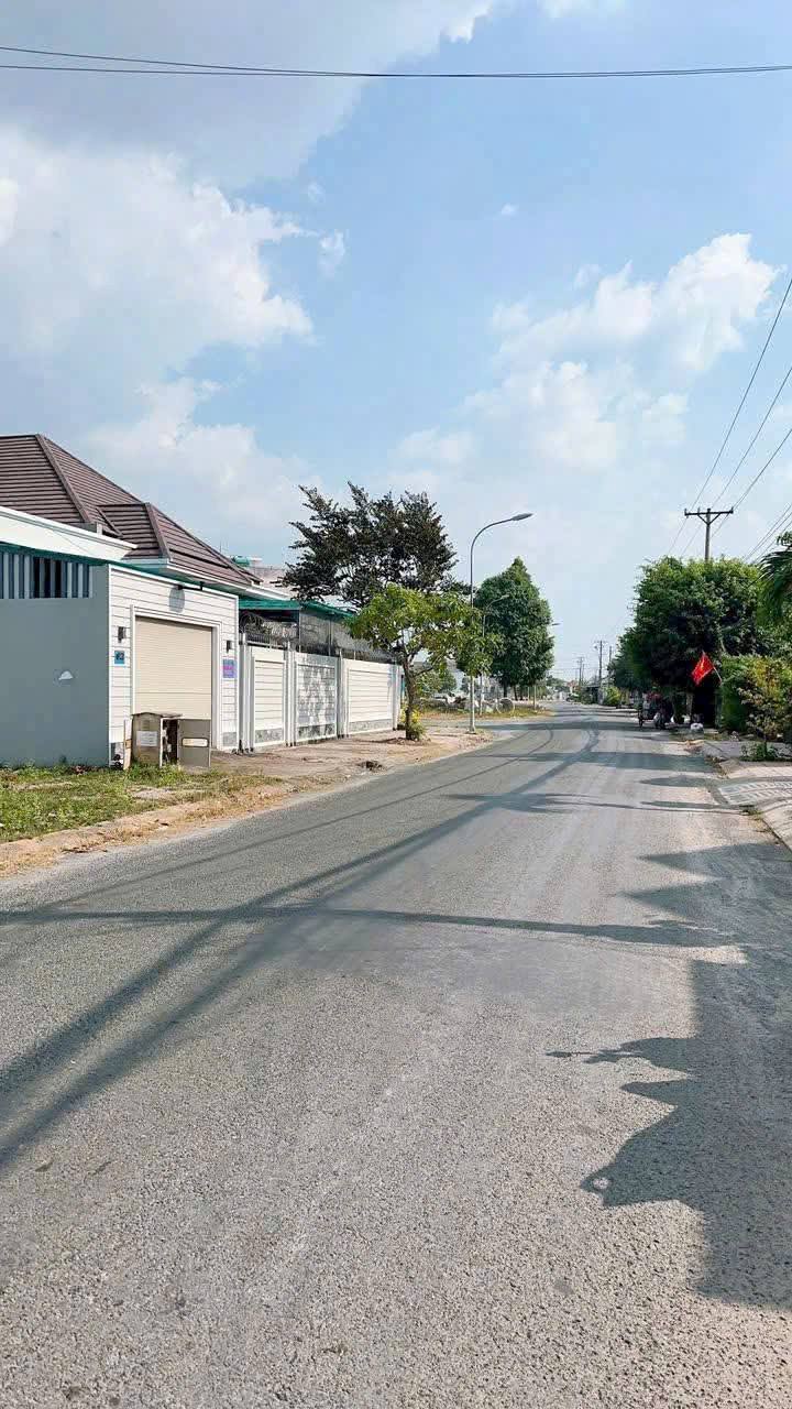 Đất nền mặt tiền Lê Văn Kiệt, Tân An - 100m² giá 2.5 tỷ - Thương lượng ngay!