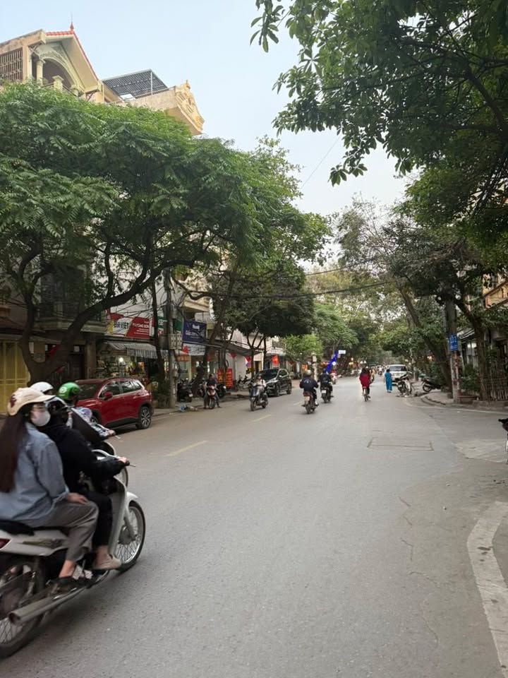 Mặt phố Khu Đô Thị Đền Lừ 90m² giá thỏa thuận - Kinh doanh sầm uất, ô tô tránh nhau!