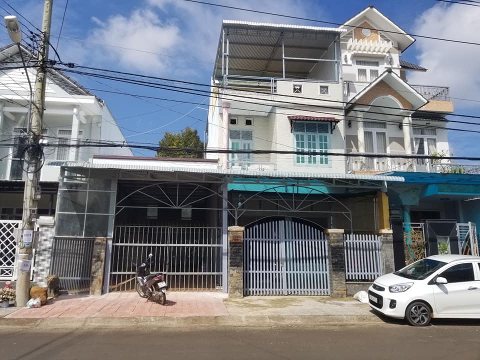 Nhà mặt tiền Bùi Thị Xuân, Bảo Lộc 5 triệu/tháng - Khu dân cư sầm uất!