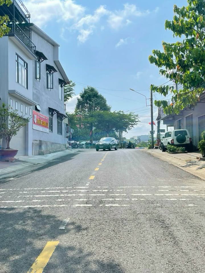 Nhà đất mặt tiền Bùi Thị Xuân Bảo Lộc 540m² giá 15 tỷ - Đầu tư sinh lời ngay!