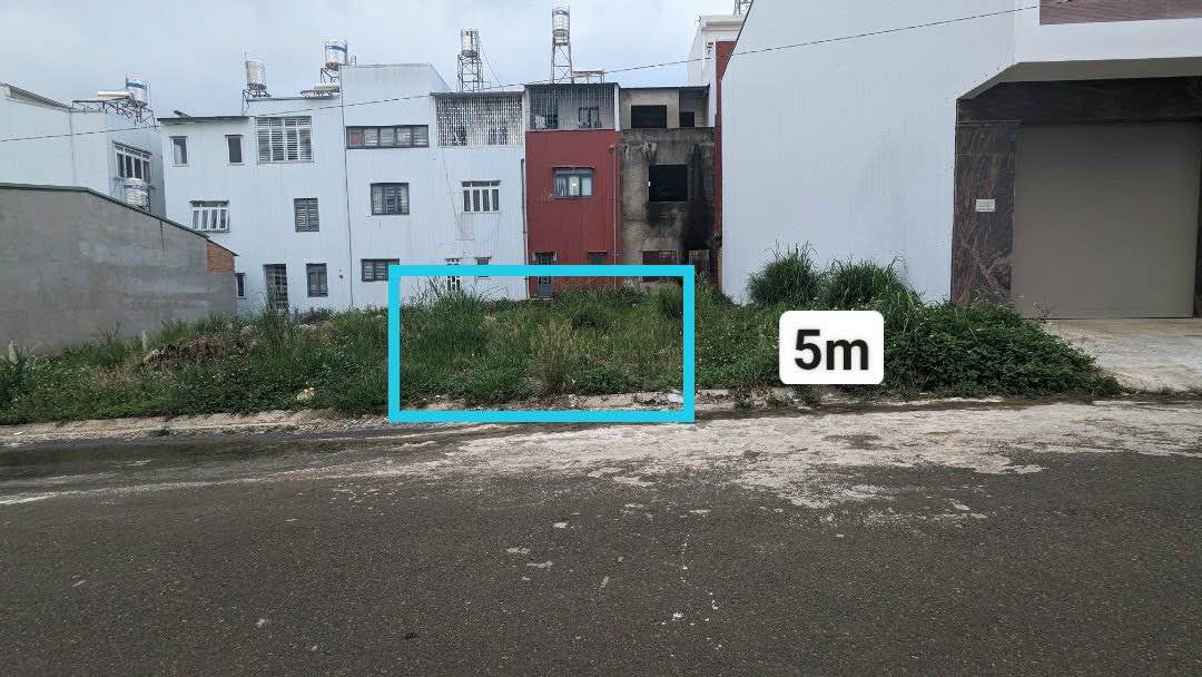 Lô đất thổ cư đường Hồ Tùng Mậu, Bảo Lộc 100m² giá 3.3 tỷ - Vị trí thuận lợi gần trường học!