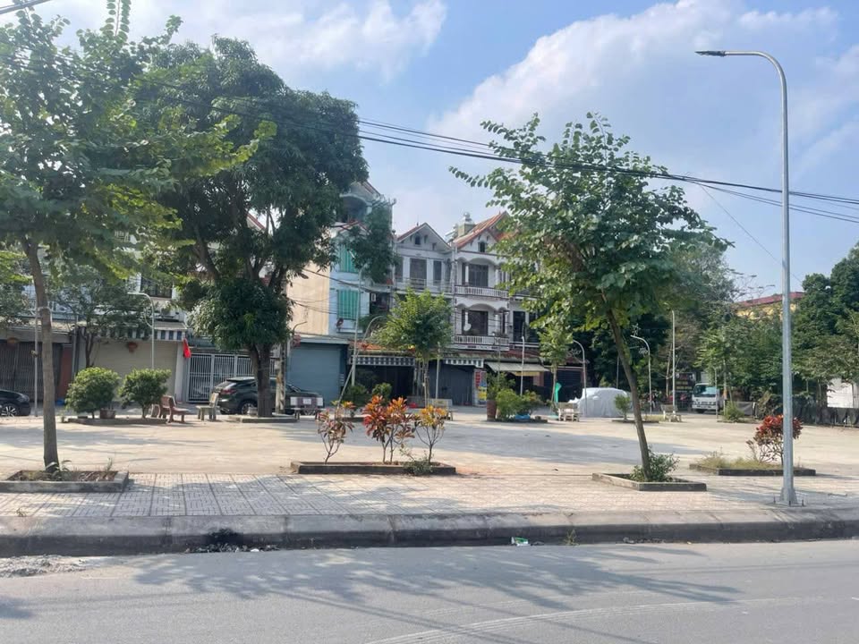 Nhà 3 tầng tại Phượng Đồng Phụng Châu 87.5m² giá 10 tỷ - Vị trí đắc địa, kinh doanh thuận lợi