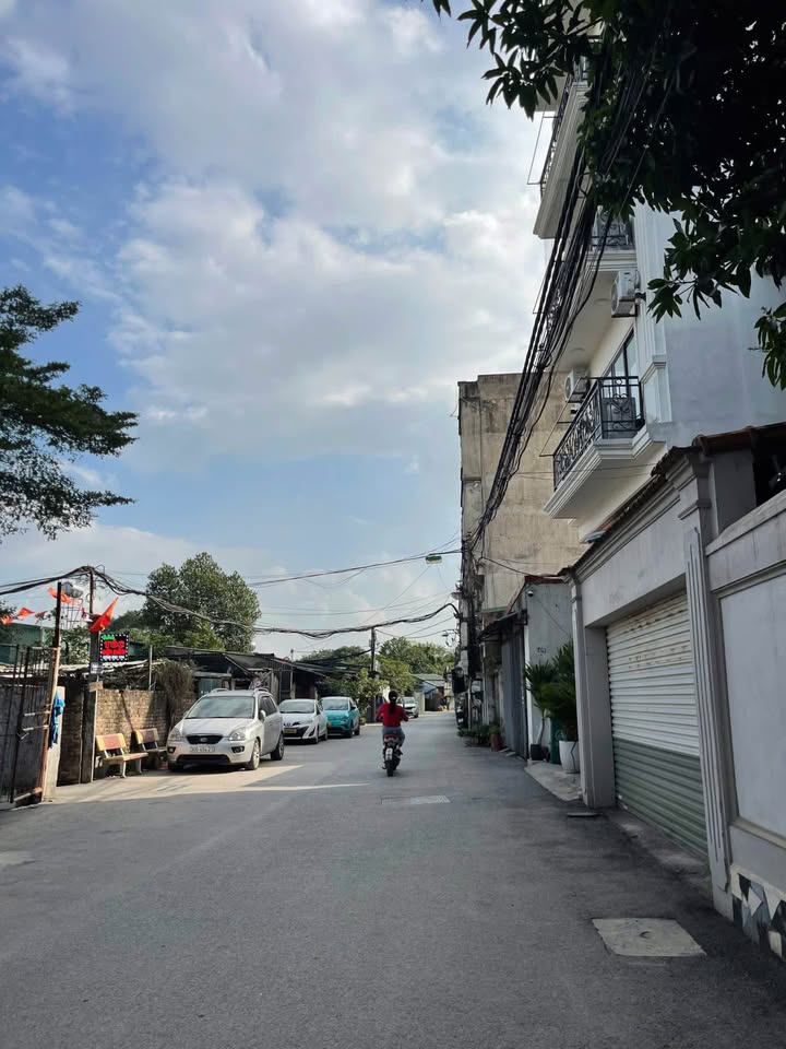 Đất nền Phú Diễn, Bắc Từ Liêm 50m² giá 9.5 tỷ - Sổ đỏ chính chủ, ô tô đỗ cửa!