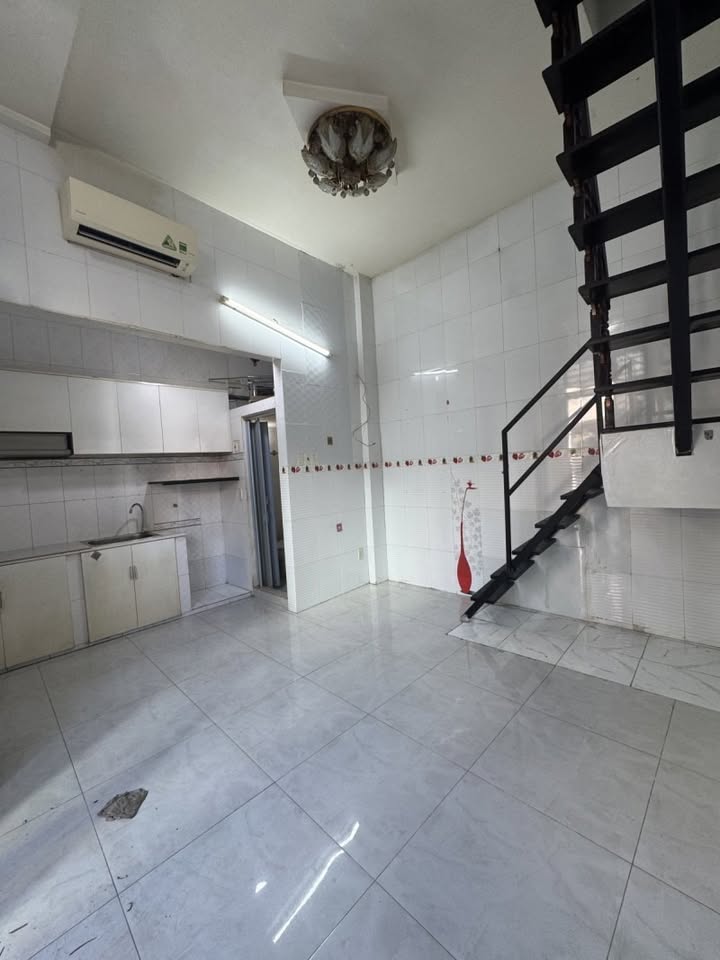 Bán FrontHouse Trần Tấn, Tân Sơn Nhì 21m² giá 3.2 tỷ - Vị trí sầm uất, kinh doanh thuận lợi!