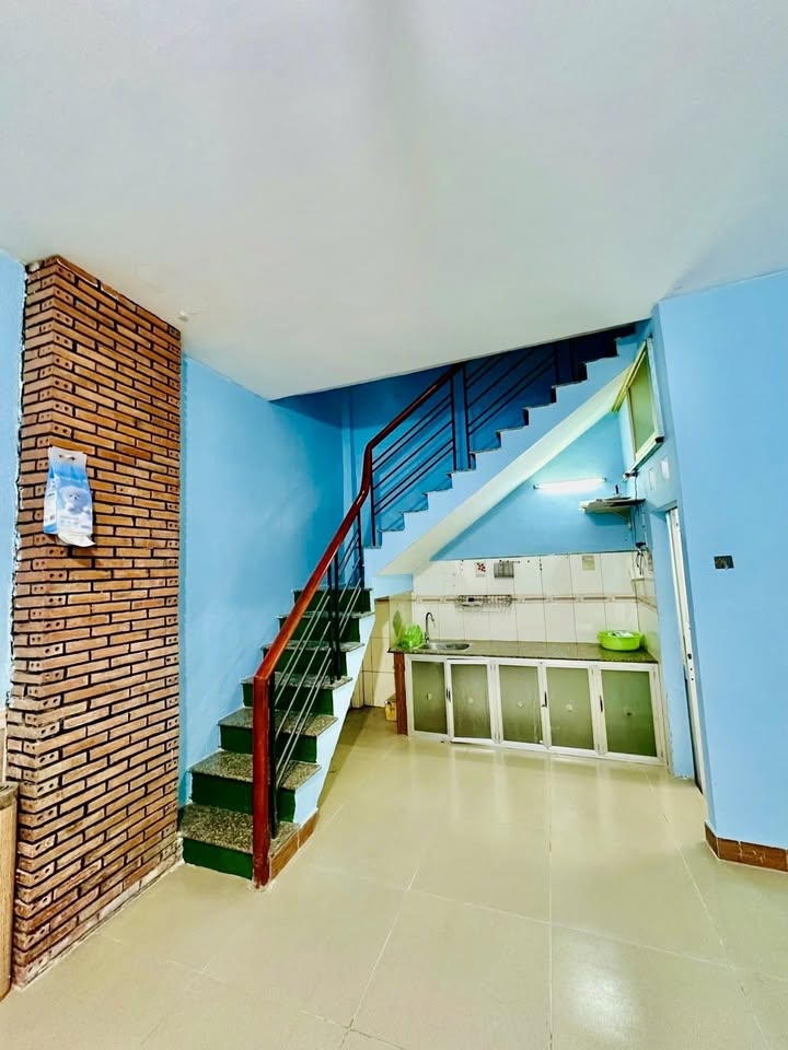 Nhà Gò Vấp 43m² giá 2.95 tỷ - Hẻm xe hơi, gần trung tâm!