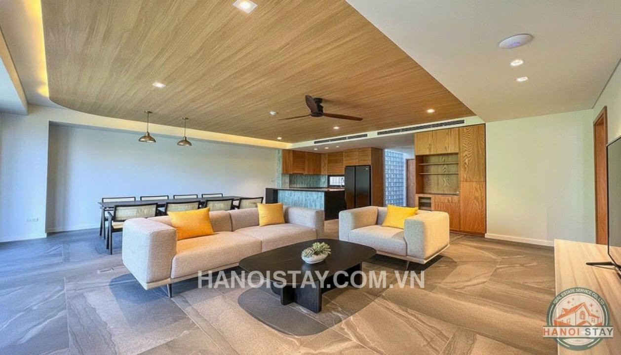 Căn hộ cho thuê 3 phòng ngủ tại Tây Hồ 210m² - Tầm nhìn tuyệt đẹp ra Hồ Tây!