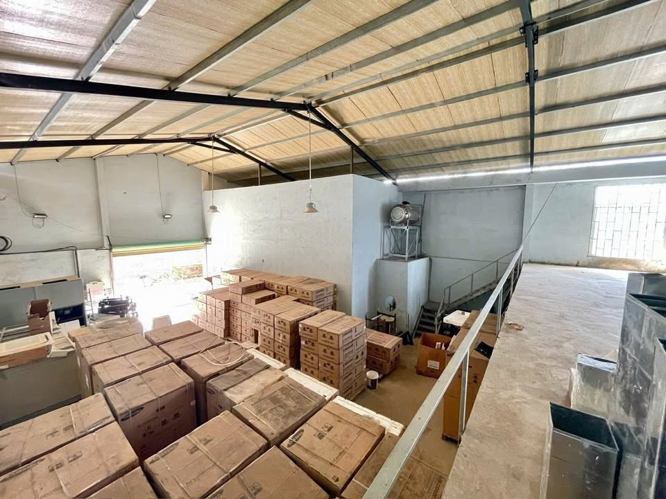 Kho, Xưởng cho thuê tại Hẻm Phạm Ngũ Lão 500m² - Giá chỉ 12 triệu/tháng