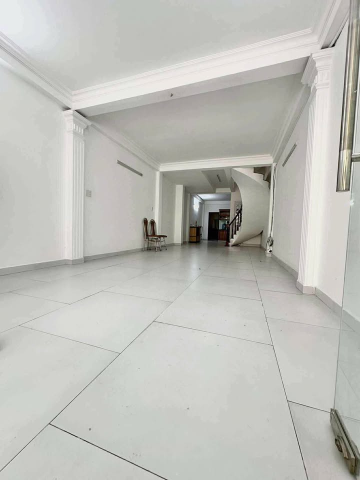 Căn hộ dịch vụ K200 Tân Bình 93m² giá 15.5 tỷ - Dòng tiền ổn định 45 triệu/tháng!