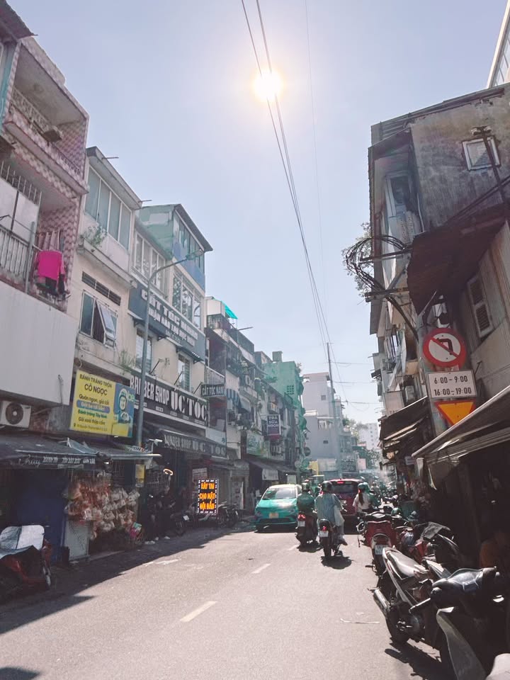 Nhà 24 Nguyễn Thượng Hiền, Quận 3, 11m², giá 6.5 tỷ - Đầu tư sinh lời ngay!