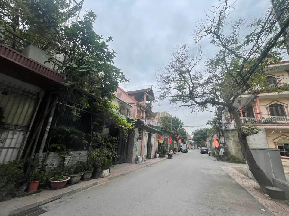 Lô góc mặt đường Phan Huy Chú 78.6m² giá 4 tỷ - Kinh doanh thuận lợi!